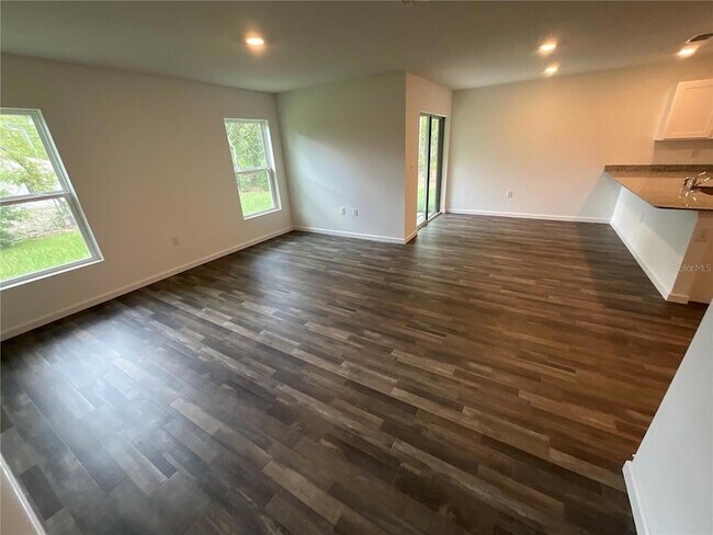 Building Photo - 7145 N Henderson Way