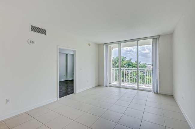 Foto del edificio - 480 Hibiscus St