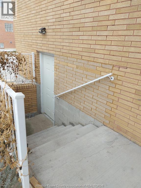 Building Photo - 2462 Lesperance Rd