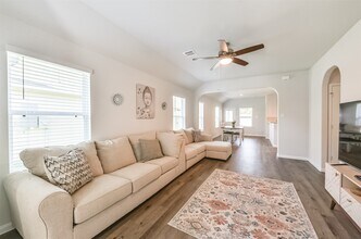 Building Photo - 5522 Briana Dee Dr