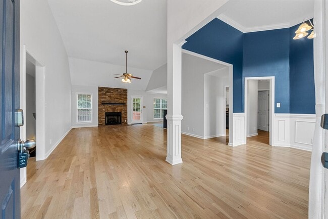 Building Photo - 3 Bedroom 3 Bath Pet Friendly Home For Ren...