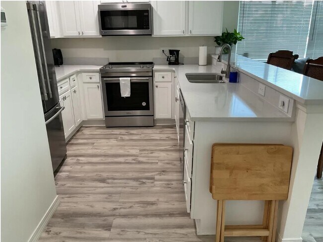 Foto del edificio - 485 Gulf Shore Dr