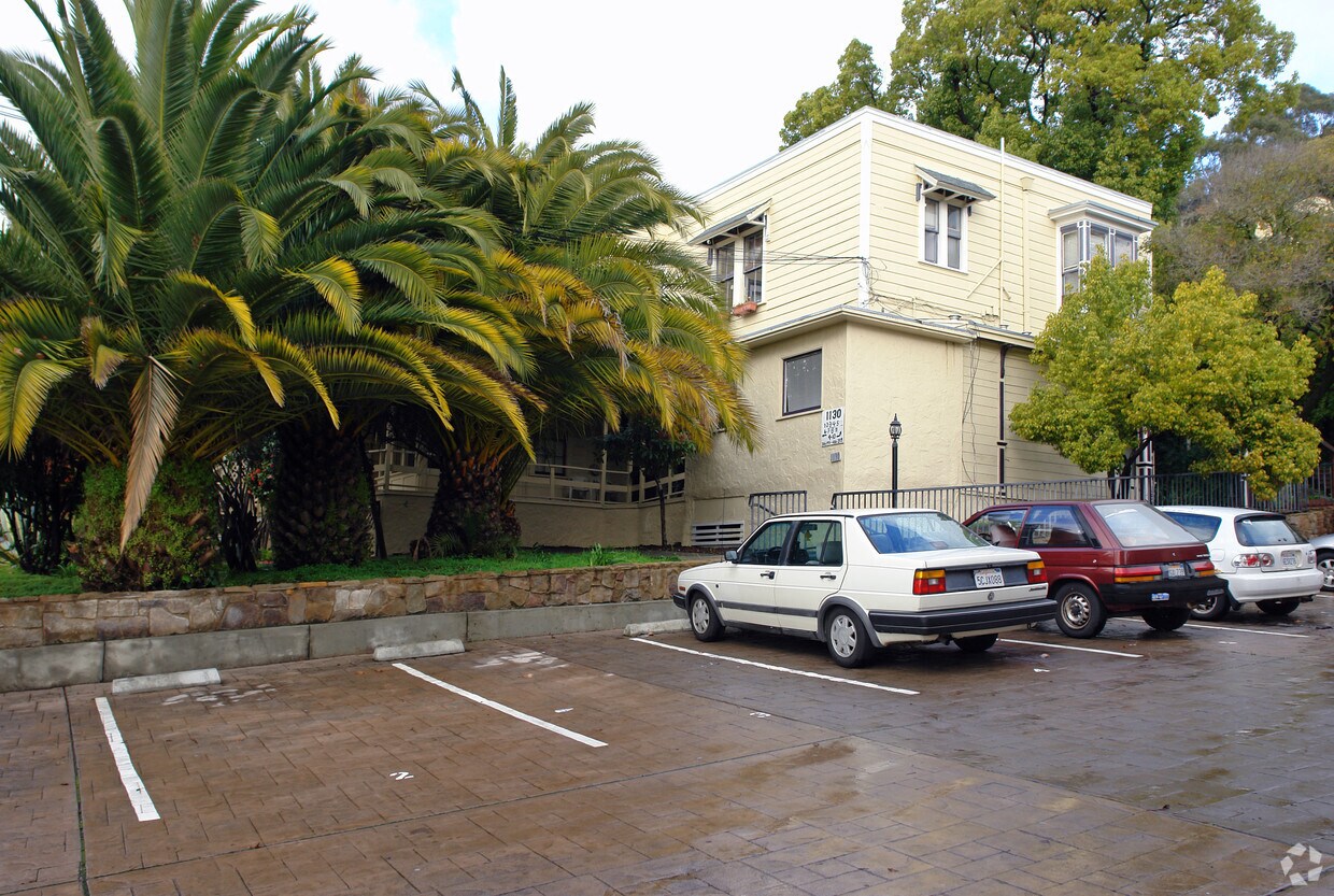 Building Photo - 1130 Mission Ave