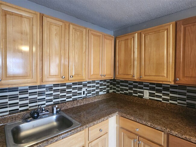 Foto del edificio - 28 Prescott Rd