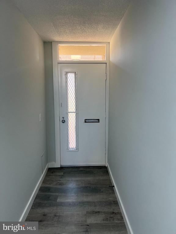 Foto del edificio - 2214 Deerfern Crescent