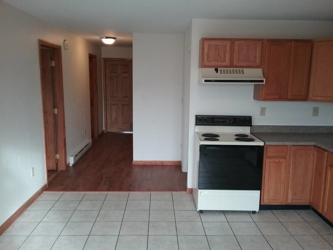 Kitchen - 21 Clinton St