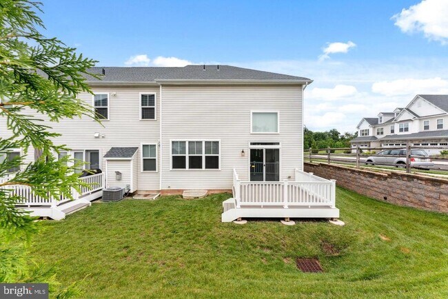 Foto del edificio - 38 Lacey Ln