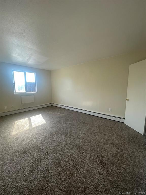 1027 Old Colony Rd Unit 21, Meriden, CT 06451 Room for Rent in