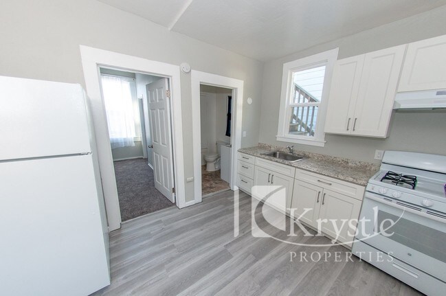 Building Photo - Lower level apartment near Downtown Vallejo