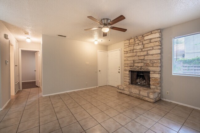 Foto del edificio - 12901 Chromite St