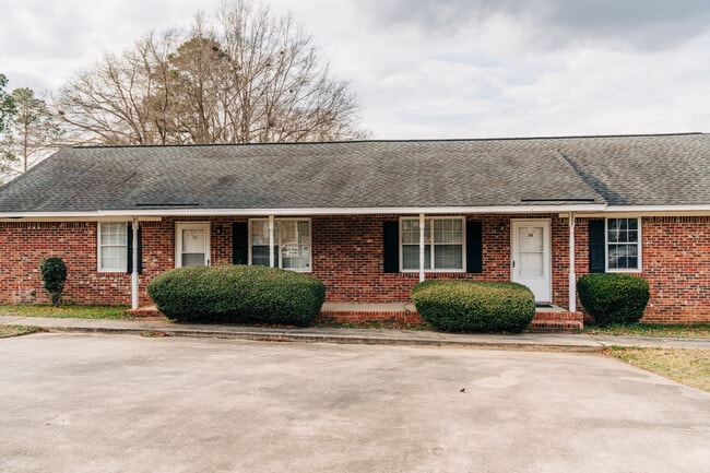 Building Photo - 1202 Douglas MacArthur St