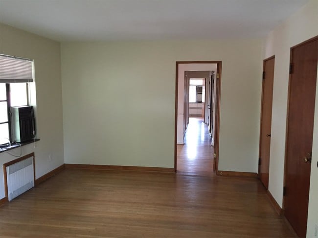 Building Photo - 2265 Sherwood Ave