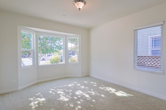 Building Photo - 844 N Lima St