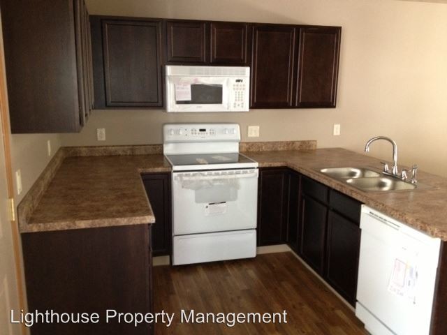 Building Photo - 8023 Green Meadow Ct