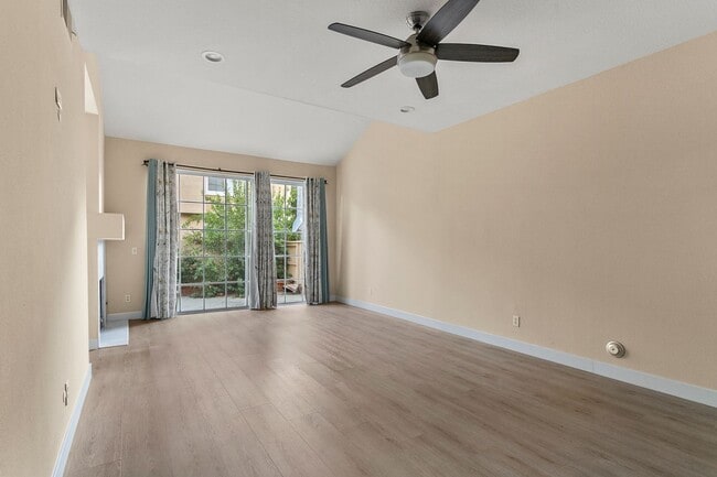 Building Photo - Dream Home in HOA Community!