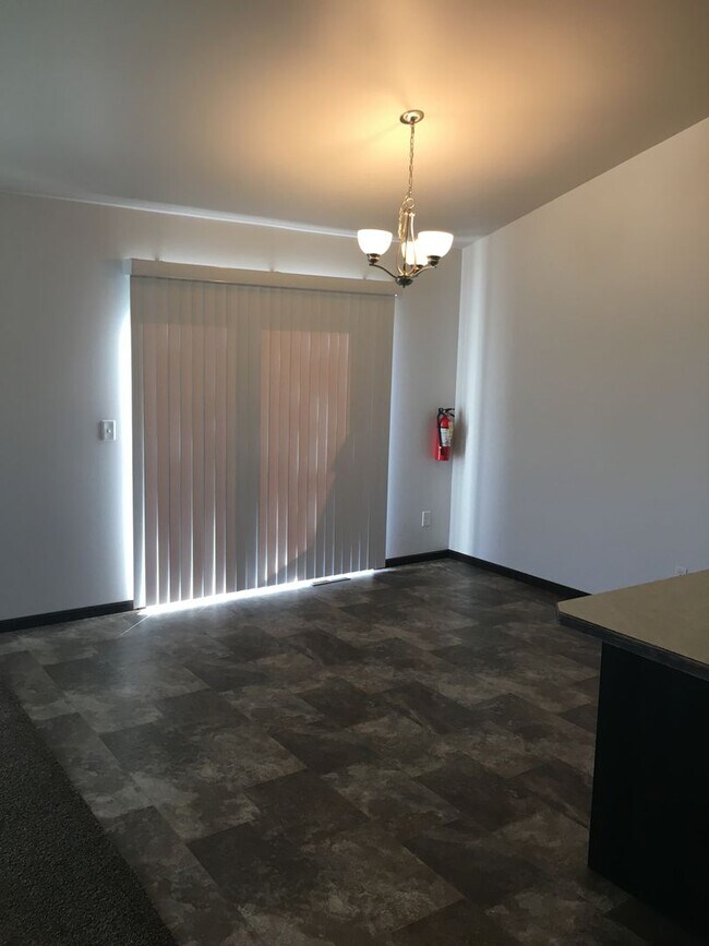 Foto del edificio - 3 Bed 2 Bath Twin Home