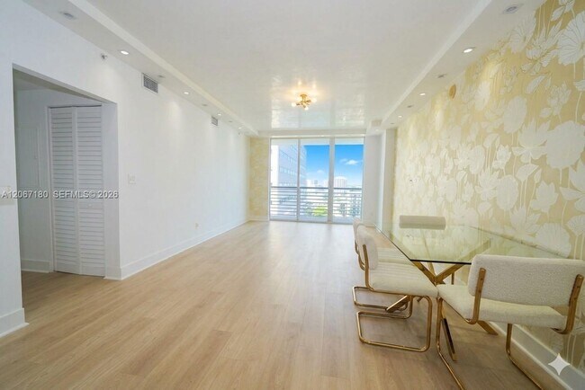 Building Photo - 325 S Biscayne Blvd