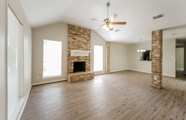 Foto del edificio - 3243 Cherry Springs Dr