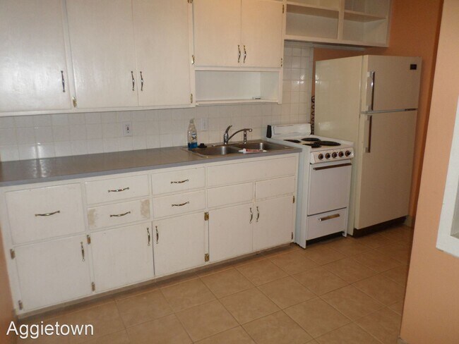 Foto del edificio - 2 br, 1 bath House - 2404 Stagg Hill Road