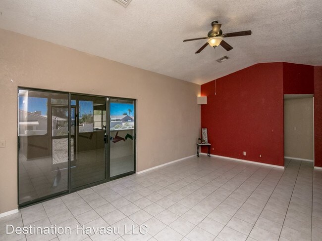 Building Photo - 2821 Edgewood Dr