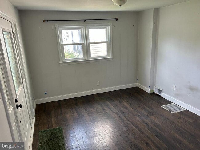 Building Photo - 451 Sawmill Ln
