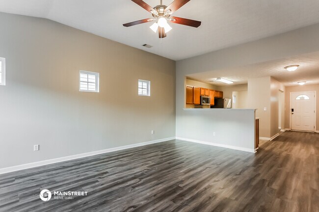 Foto del edificio - 490 Arrowhead Dr