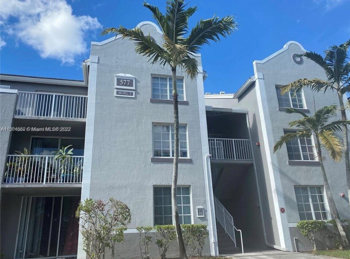577 SW 111th Ln Unit 201, Pembroke Pines, FL 33025 Condo for Rent in