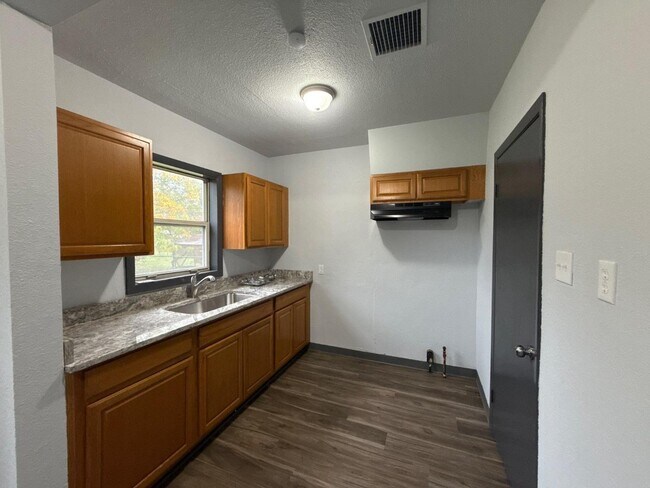 Foto del edificio - 2318 W 33rd St S