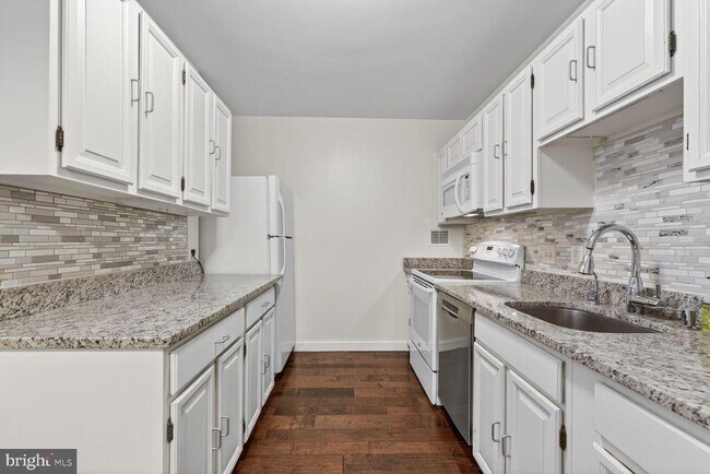 Foto del edificio - 2555 Pennsylvania Ave NW