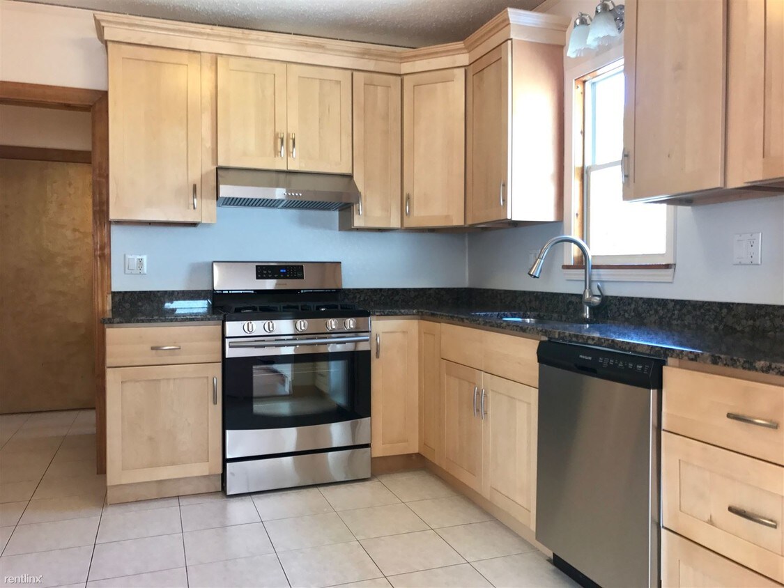 2 br, 1 bath - 53 Forest St # 2 - 2 br, 1 bath  - 53 Forest St # 2