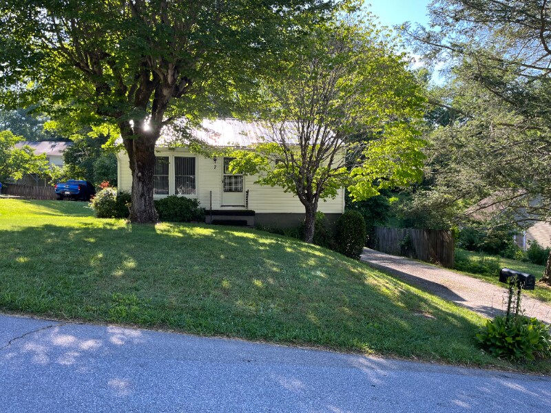 7 Robinwood Ave, Asheville, NC 28806 House Rental in Asheville, NC