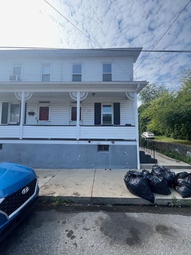 Building Photo - 133 W Mill St