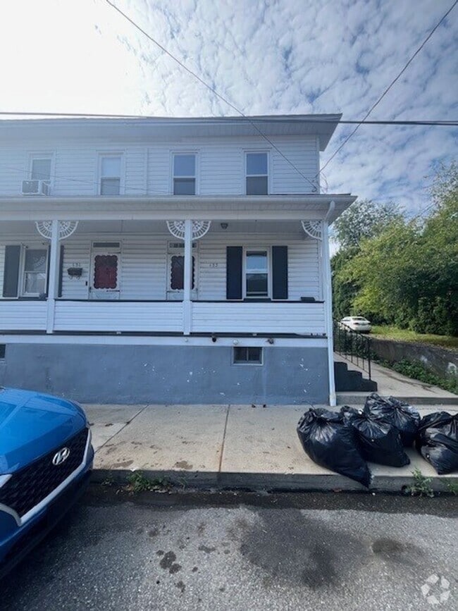 Building Photo - 133 W Mill St