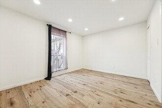 Building Photo - 4450 Sherwood Ln