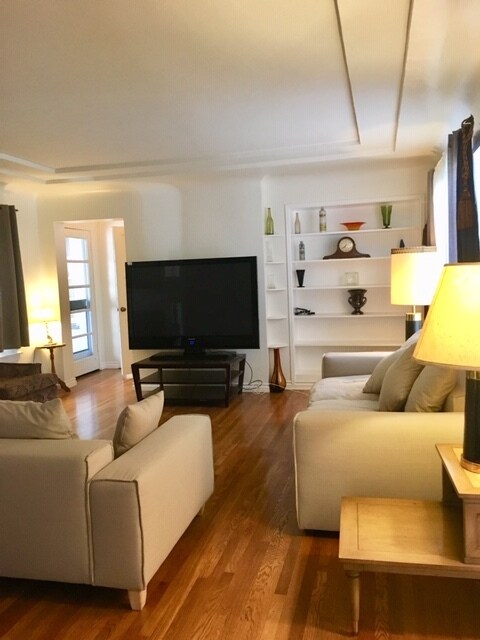 Foto del edificio - 10720 Hortense St