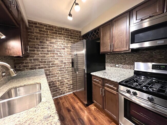 Building Photo - 18515 Harwood Ave