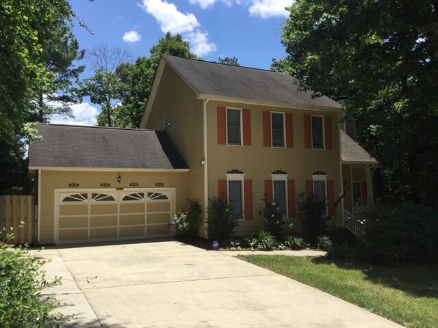 Primary Photo - 3200 Daingerfield Drive