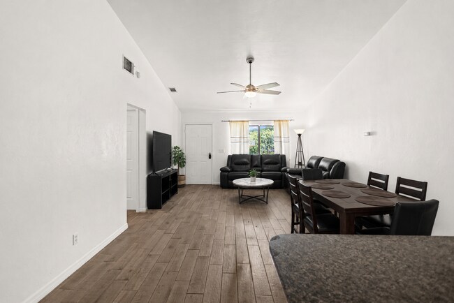 Foto del edificio - 17370 W Carnegie Cir