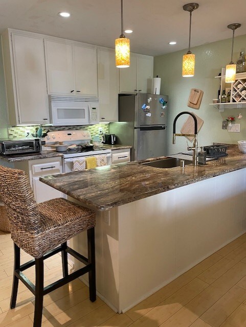Building Photo - 13765 Ruette Le Parc