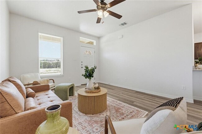 Foto del edificio - 504 Adley Ave