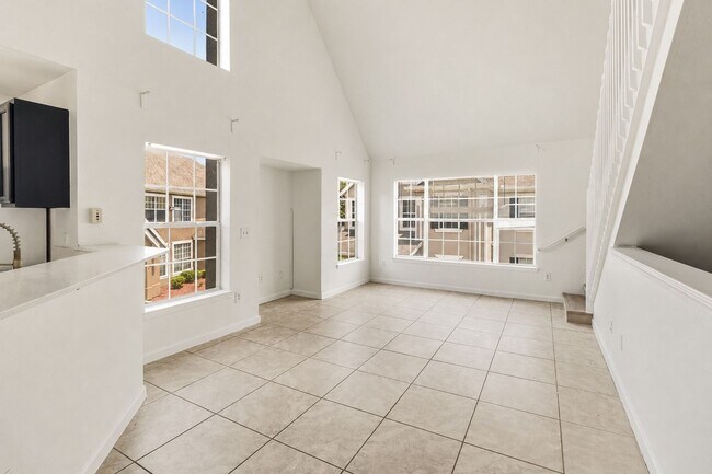 Foto del edificio - 9157 Lee Vista Blvd