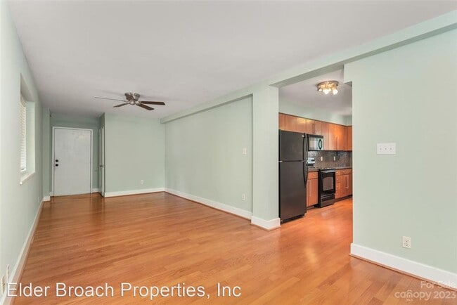 Building Photo - 2 br, 1 bath House - 2429 Vail Ave #B7