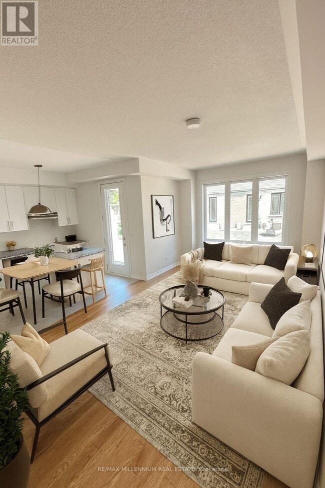 Photo du bâtiment - 50 Sorbara Wy