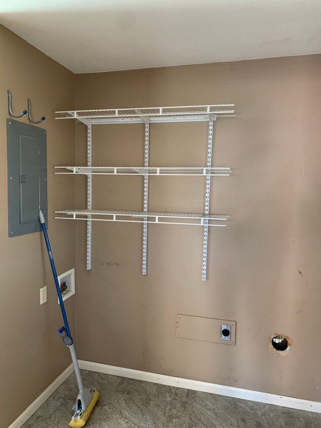 Building Photo - 411 Spencer Dr