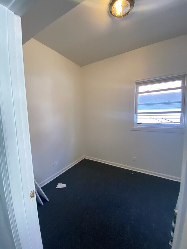 Foto del edificio - 8752 S Saginaw Ave