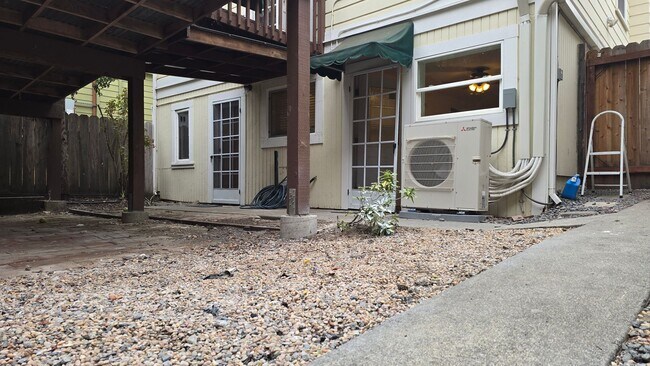 Foto del edificio - 1 Bedroom Walking Distance to Downtown and Ives Park