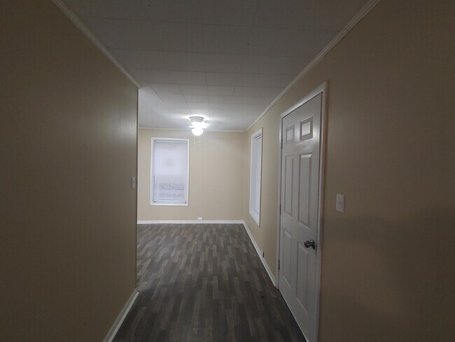 Building Photo - 205 Adkinson Ave