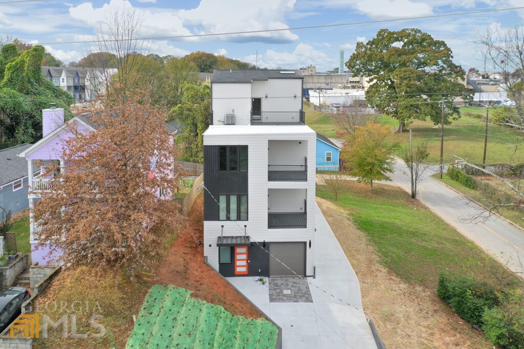 Primary Photo - 761 Humphries St SW
