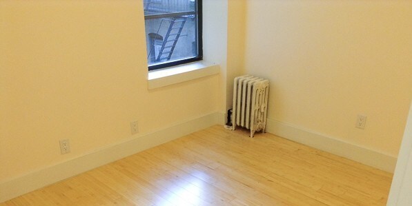 Primary Photo - 2105 Foster Ave