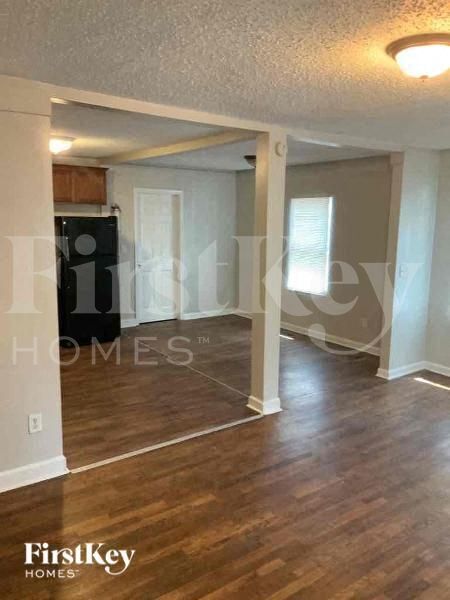 Foto del edificio - 817 Beechwood Ave SW